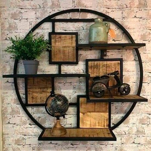 Estantería circular de pared con paneles de madera e hierro — MAHUA